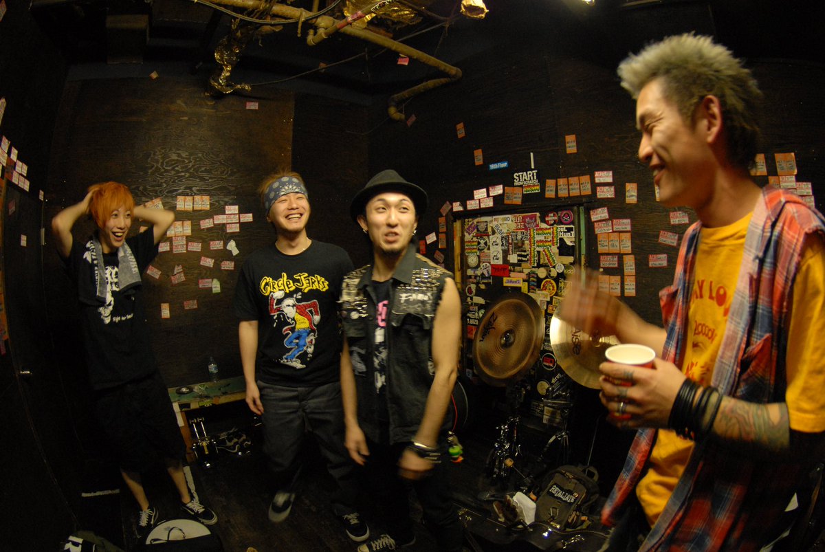big__band__beat's tweet photo. またWiTHMYFOOTと対バンする日が来るとは、、、

ヤバすぎます
この日の俺は完全にイカれます

同じレーベルに所属していた2006〜2007年の画像をそっと添えておきます

素敵！！！！

#THEREDNEX
#WiTHMYFOOT
#IQ20
#DOINGLIFE
#左廻
#AVENEW
#anyfordelight
#RISE

📸 @H_and_A 👏👏👏 https://t.co/7kZwJelhSv