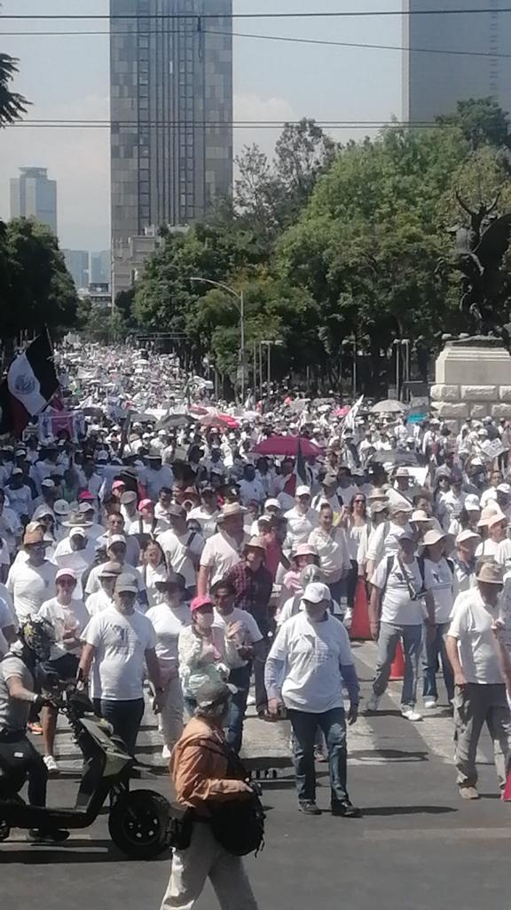AhiAlemoran's tweet photo. 📣 ¡54 ciudades en una sola voz!
¿Dónde te manifestaste tú ayer domingo? ¡Comparte tus fotos y videos!
#OlaBlanca
#TodosSomosPJF 
#ChalecosMx
CDMX 👇 https://t.co/KEYs7OblyK