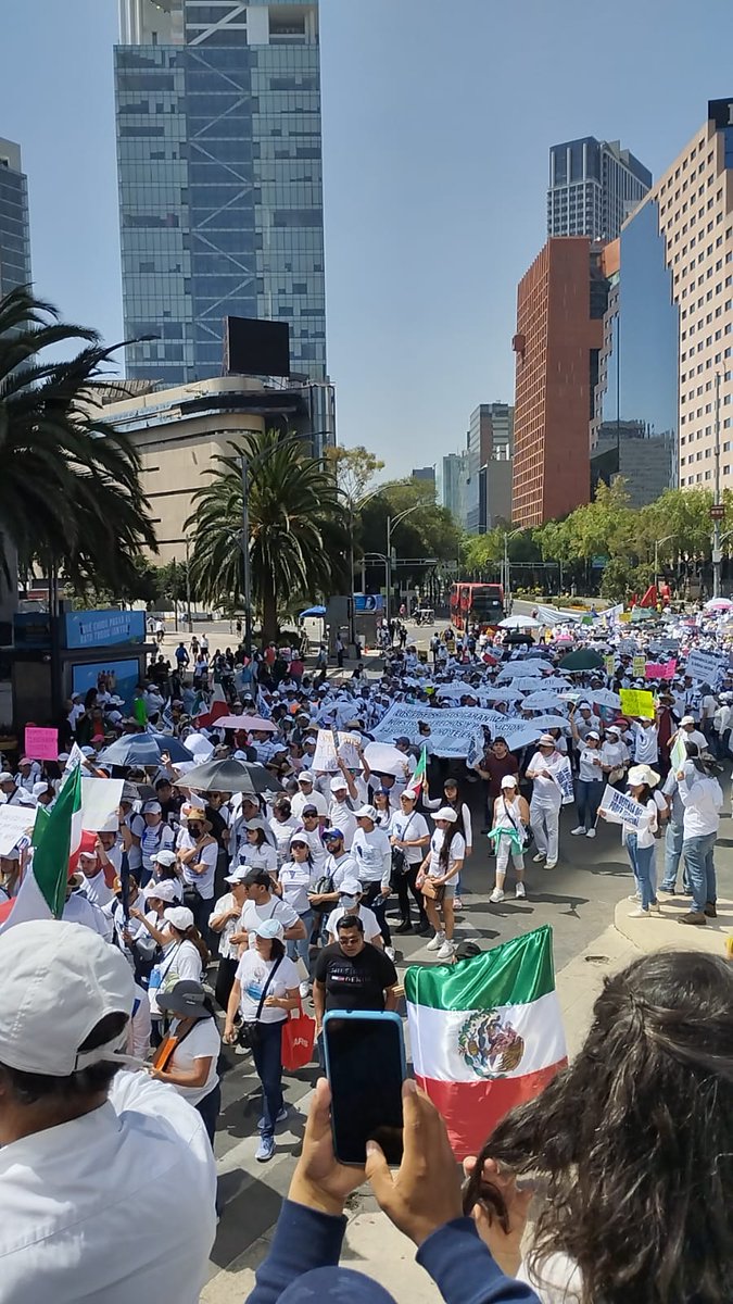 AhiAlemoran's tweet photo. 📣 ¡54 ciudades en una sola voz!
¿Dónde te manifestaste tú ayer domingo? ¡Comparte tus fotos y videos!
#OlaBlanca
#TodosSomosPJF 
#ChalecosMx
CDMX 👇 https://t.co/KEYs7OblyK