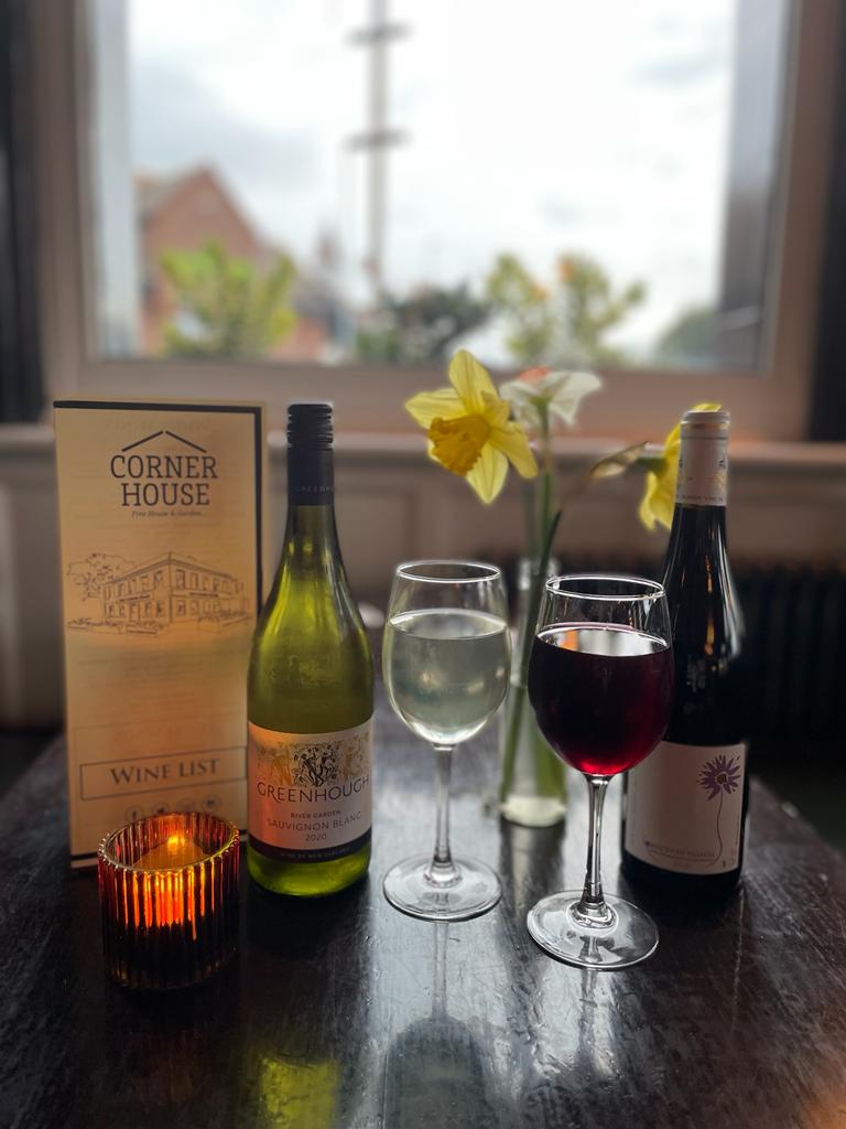 CHWorthing's tweet photo. Street of the Week is Oakleigh Road, with all residents receiving 15% off. Book & pay your Christmas party deposit before October 31, & for every four diners, we'll provide a complimentary bottle of House Wine or Prosecco #xmasmenu #worthingtowncentre #freeprosecco #worthing https://t.co/gf1DAenaZh