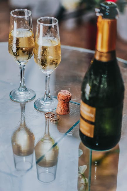 CHWorthing's tweet photo. Street of the Week is Oakleigh Road, with all residents receiving 15% off. Book & pay your Christmas party deposit before October 31, & for every four diners, we'll provide a complimentary bottle of House Wine or Prosecco #xmasmenu #worthingtowncentre #freeprosecco #worthing https://t.co/gf1DAenaZh