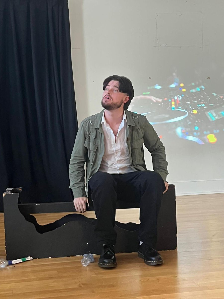 LIPAActors2024's tweet photo. Introducing 🧐@Jack_N_Popely🧐

https://t.co/DjuPE2udn4 https://t.co/czs8mizcJO