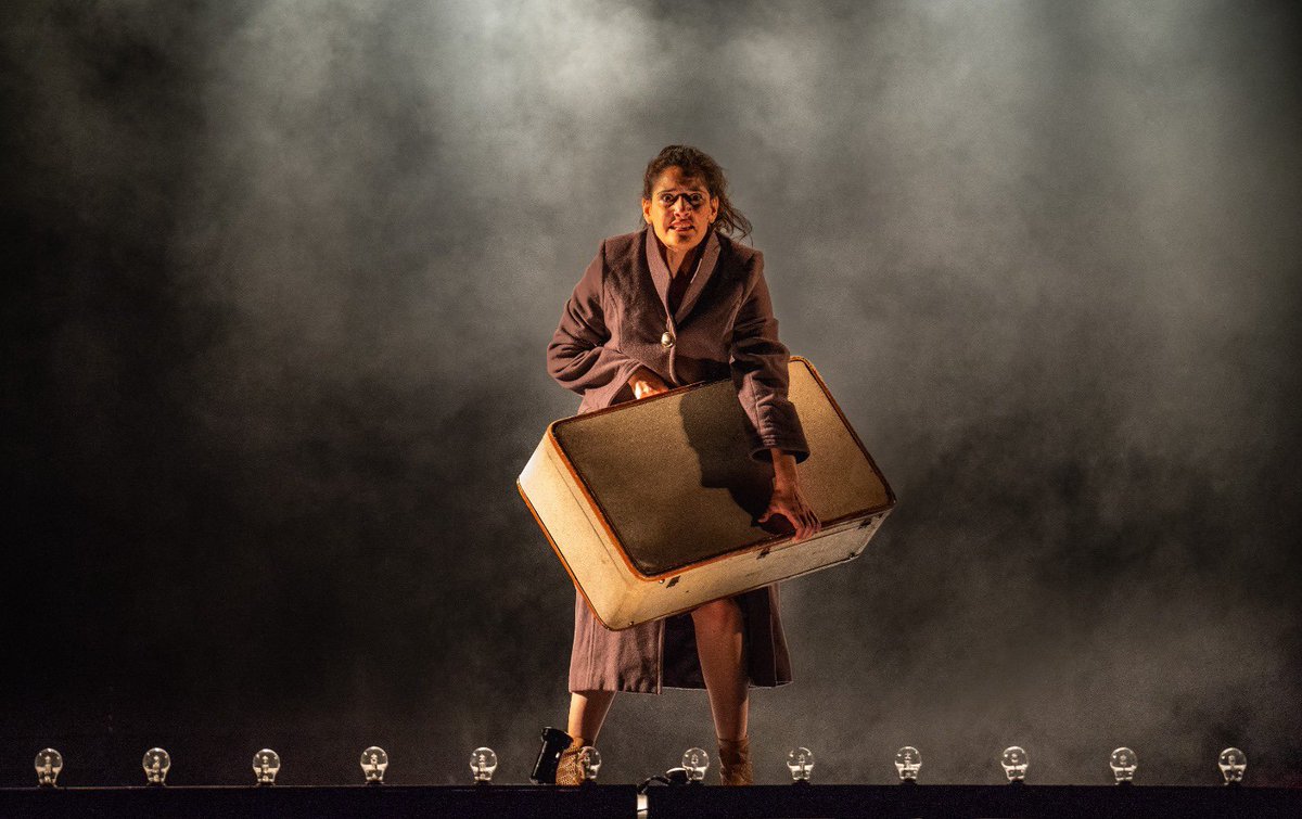 TeatroManizales's tweet photo. Con gran emoción y un recibimiento espectacular, la audiencia se deleitó con la extraordinaria obra presentada por Aine Producciones. ¡Una experiencia inolvidable ! 🎭 https://t.co/PvuqUILG2t