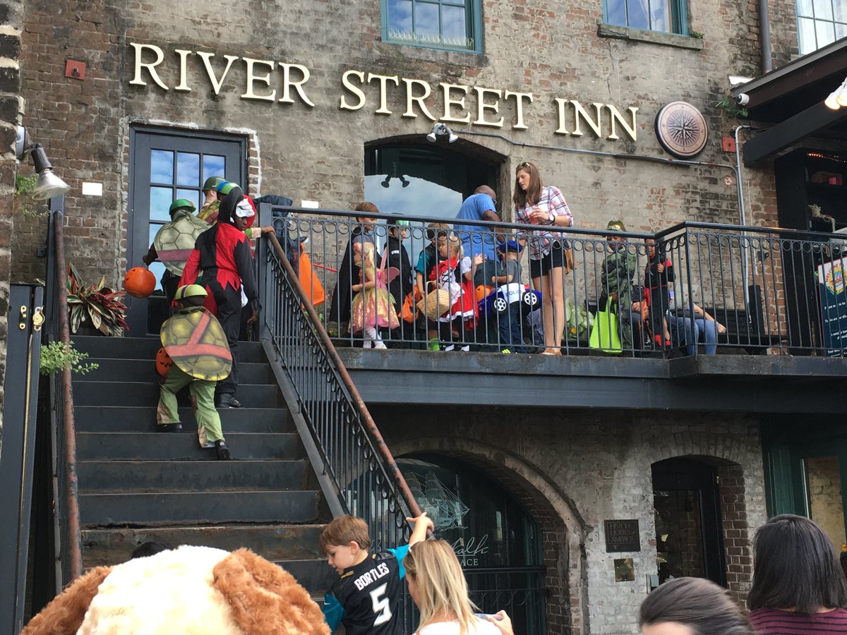 savwaterfront's tweet photo. Happening this weekend! Trick or Treat on River Street this Saturday, Oct. 28, 2pm-5pm. Don't miss this fun event! π Details here: https://t.co/5m8Y0VM6L8
.
.
#savannahswaterfront #savwaterfront #savwaterfrontevents #visitsavannah #whattodoinsavannah https://t.co/sikXVQF7Ut