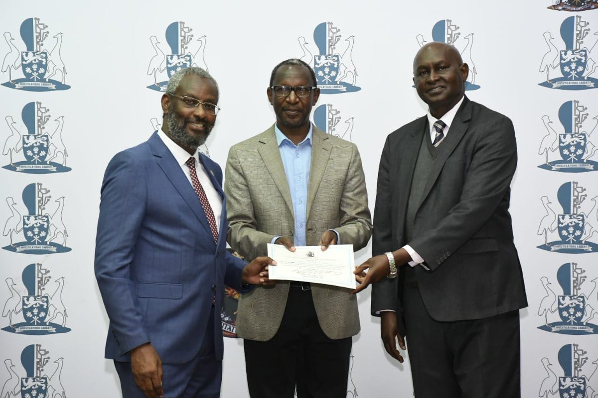 Eng. Duncan Mbuge, a renowned environmental &amp; biosystems engineer, is the recipient of the overall best researcher award.  Prof. Mbuge is a highly respected scientist. Author &amp; educator.  #UoNresearchweek