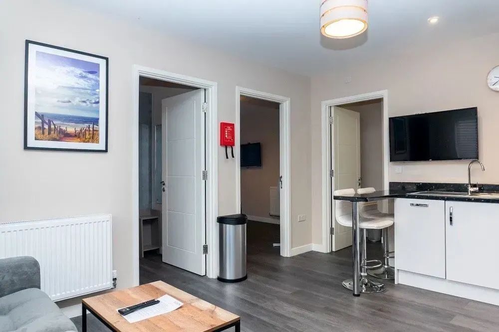 staylets1's tweet photo. Experience the freedom of #selfcontainedliving with our #servicedapartments!
With a fully #equippedkitchen area and ample space to relax, our units also offer designated #workareas and the flexibility to come and go as you please 🧡
https://t.co/WwydHfvYXT
#StayLets https://t.co/zVYD56jrmE