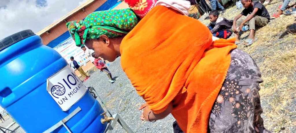 IOMEthiopia's tweet photo. IOM celebrated #GlobalHandwashingDay with conflict-affected communities at Saba care 4 IDP site in Mekelle, sharing awareness-raising sessions on the importance of correctly washing hands with soap to stave off diseases and infections.
#CleanHandsareWithinReach https://t.co/jw3ThQ8qHp