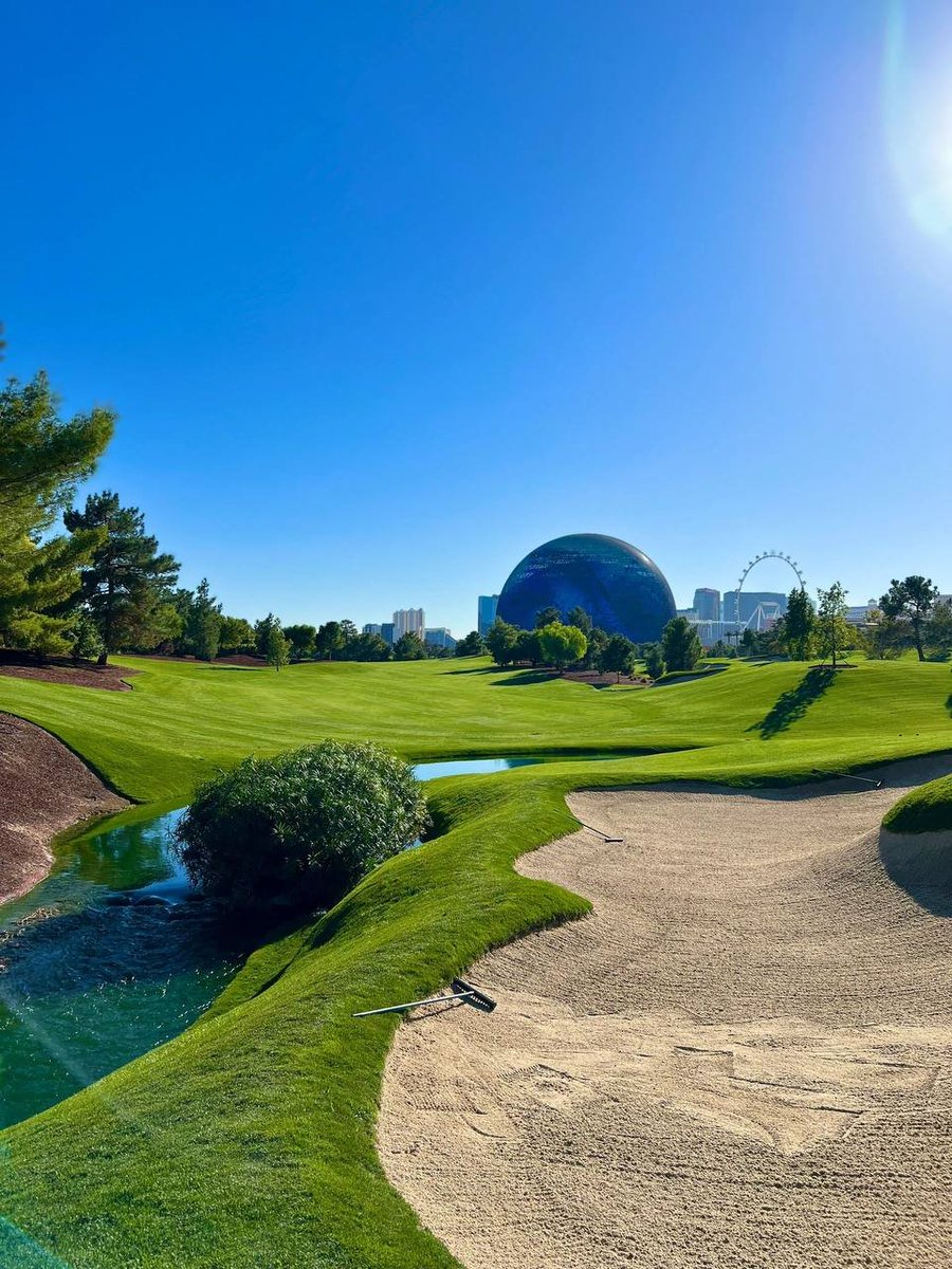 There is never anyone in this world who can succeed simply and easily. If you want to shine in front of others, you have to work a hundred times harder to accumulate heat behind others.