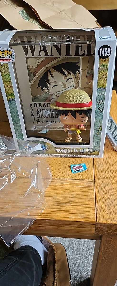 OneScrappy's tweet photo. @FunkoEurope Hello,

Would there be any chance that someone could send a replacement sticker for my luffy comic con pop please? The sticker was put on the outside of the wrapping so when taken off, the sticker wasn't on the pop!! 
Just thought I'd ask.

Thank you https://t.co/nDitAOoFu0