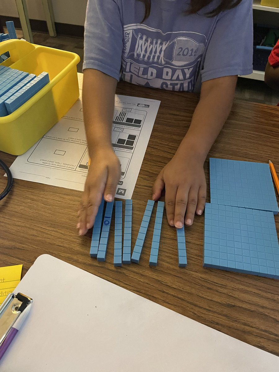sarahbear2_2000's tweet photo. Composing numbers and showing that in more than one way #hands2mind #base10 @NorthwestISD @PrairieViewES @bailey_nisdrti https://t.co/9FavW8c1zf