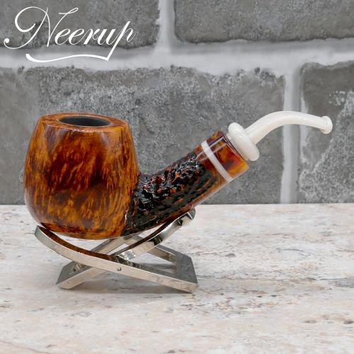 Cgarsltd's tweet photo. NEW ONLINE!
P Jeppesen IDA Handmade gr 3 Smooth Bent 9mm Filter Fishtail Pipe - absolutely stunning!
Bag this pipe here - https://t.co/4hrB7LkoJn
#cgars #pipe #neerup https://t.co/drEMBJGL7f