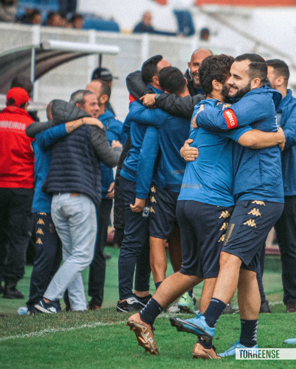 scu_torreense's tweet photo. 📸 𝗥𝗲𝗴𝗶𝘀𝘁𝗼 𝗙𝗼𝘁𝗼𝗴𝗿𝗮́𝗳𝗶𝗰𝗼
🏆 Futebol | #TaçaDePortugalPlacard | 3.ª Eliminatória
🆚 Torreense x Rio Ave
#PaixãoAzulGrená #SCUTRAFC https://t.co/jMbxoSYErt
