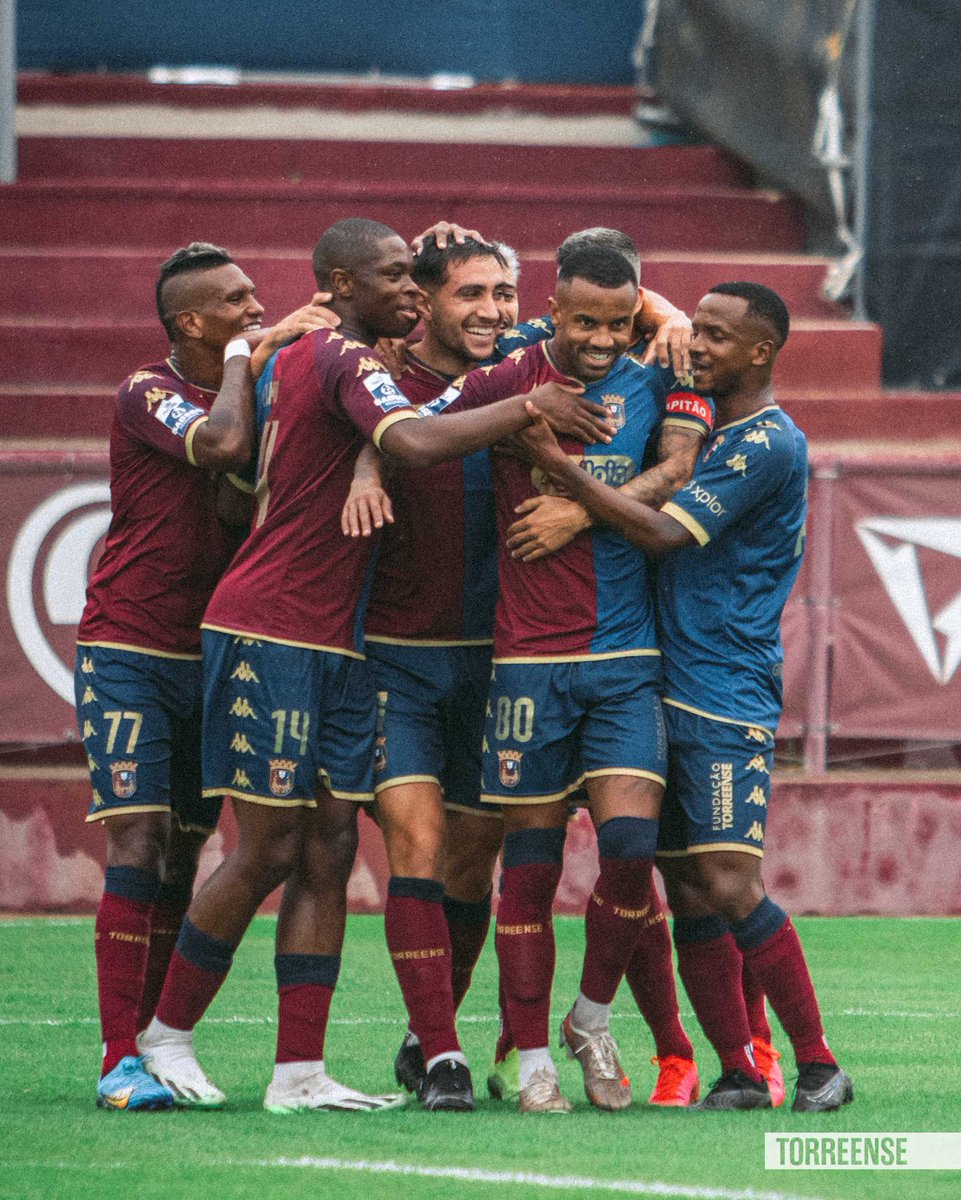 scu_torreense's tweet photo. 📸 𝗥𝗲𝗴𝗶𝘀𝘁𝗼 𝗙𝗼𝘁𝗼𝗴𝗿𝗮́𝗳𝗶𝗰𝗼
🏆 Futebol | #TaçaDePortugalPlacard | 3.ª Eliminatória
🆚 Torreense x Rio Ave
#PaixãoAzulGrená #SCUTRAFC https://t.co/jMbxoSYErt