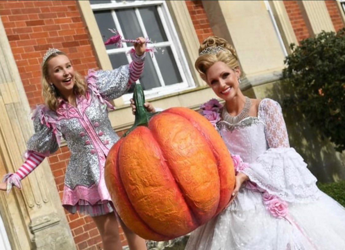 With Halloween coming it’s the perfect time to post a giant pumpkin! Very excited to be heading to Milton Keynes (@MKTheatre ) this Christmas for “Cinderella” @xroads_live Come and See Us 9th December - 14th January!!!! Tickets available at atgtickets.com/shows/cinderel… @atg_tickets