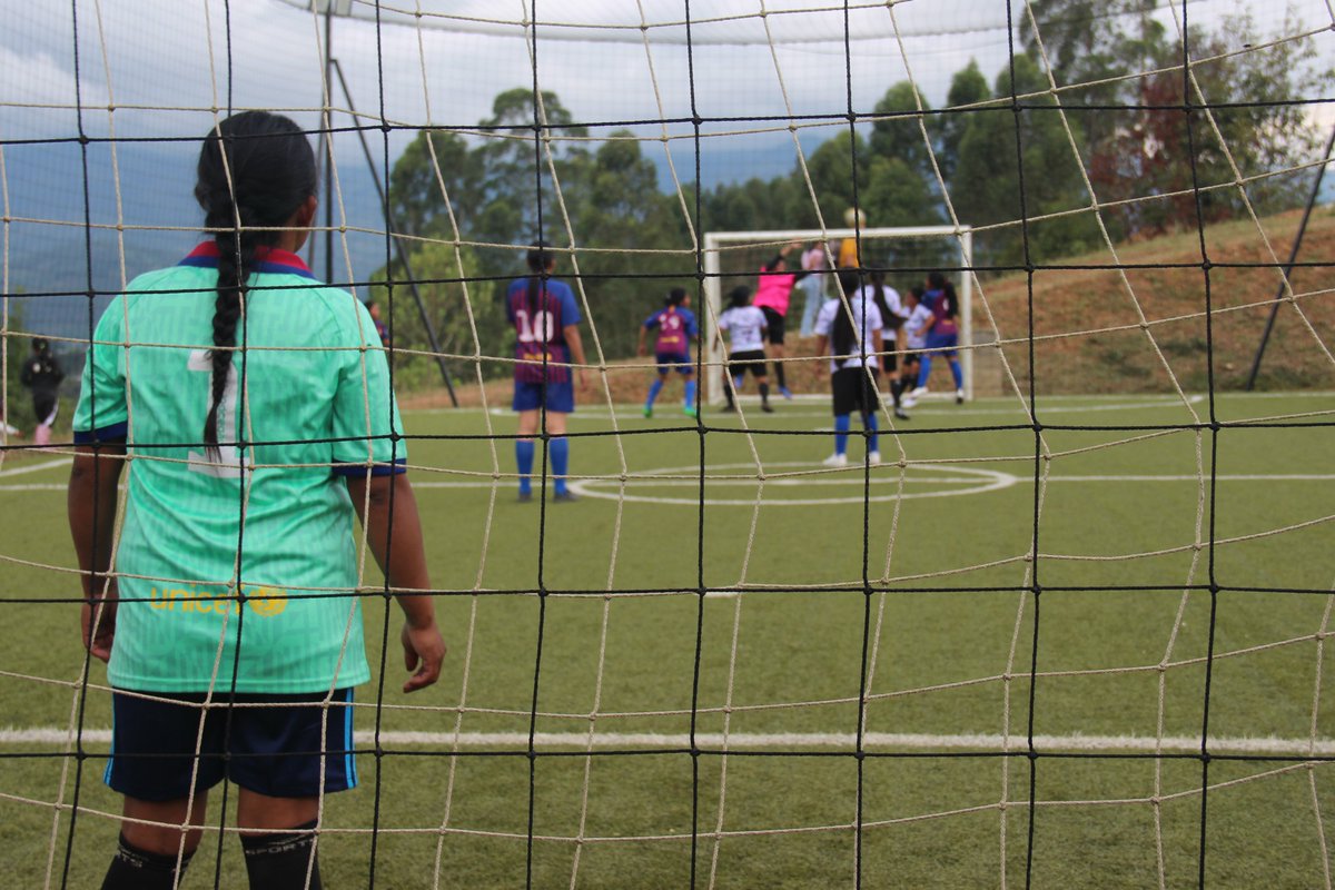 FondoONUCol's tweet photo. #Caldono vivió la 'Jornada deportiva y recreativa por la paz y la reconciliación' como parte del proyecto de #CuidadosParaLaPaz

Una actividad priorizada por las mujeres firmantes de paz que busca generar dinámicas de cuidado, a partir de la Integración Comunitaria⚽️ https://t.co/O7h1LA81e0