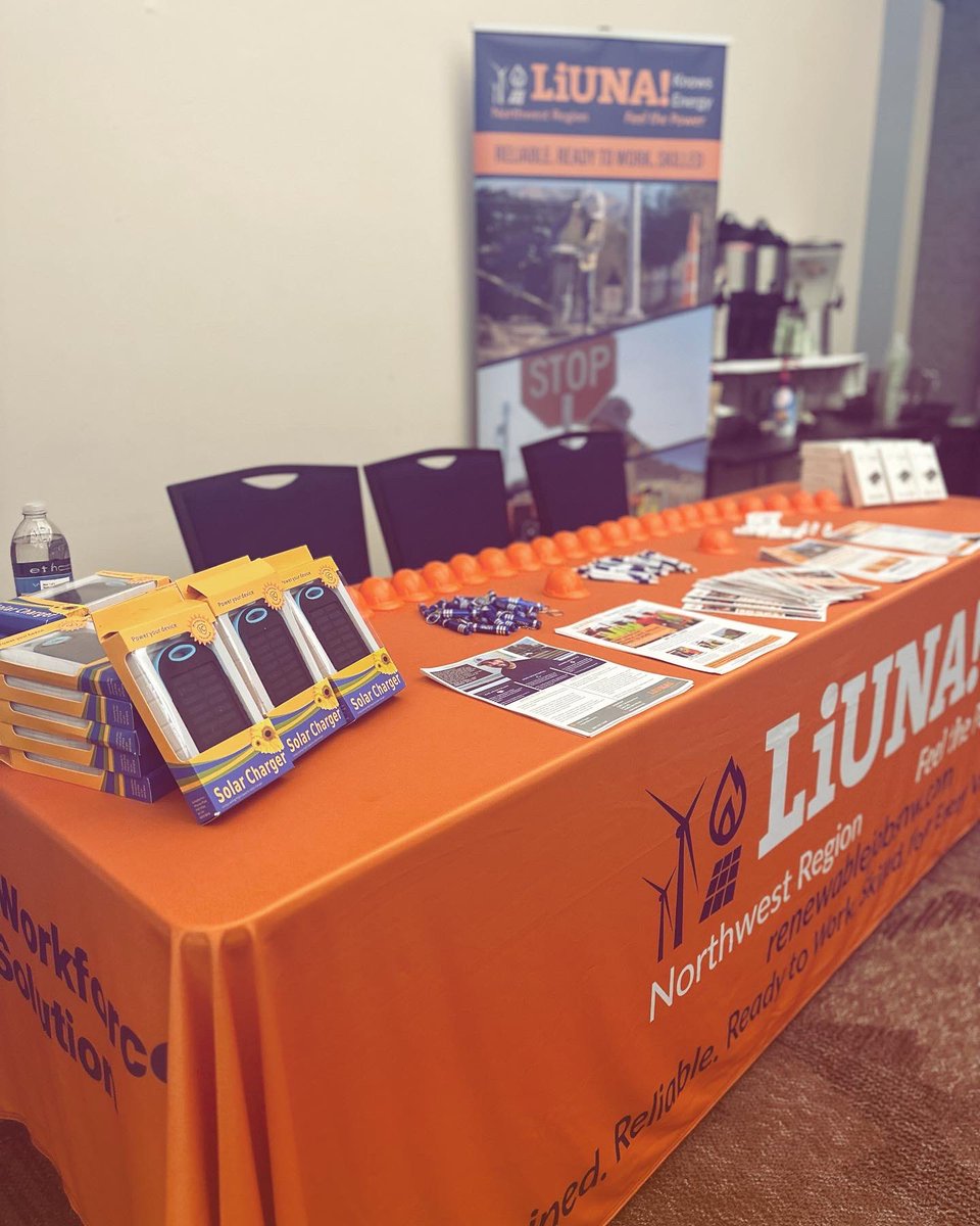 NWLECET's tweet photo. Last Friday, our NW LECET team was at the #solarwashington summit! It was great to meet new faces and educate others in the #solar community about the work #liuna does as well as speak about inclusive workforce development on a panel with industry partners! @LIUNA https://t.co/KHUG1TRLpV