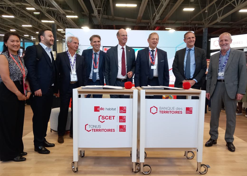 MoniaBarkat's tweet photo. Le #CongrèsHlm 2023 a été plein de surprises ! 

La 83e édition du congrès s’est tenue du 3 au 5 octobre à Nantes.
En tant que partenaire officiel, la @banquedesterr était présente !  

Retour sur ces 3 jours.👉https://t.co/HYodEgM0UJ https://t.co/dqx9akjve4