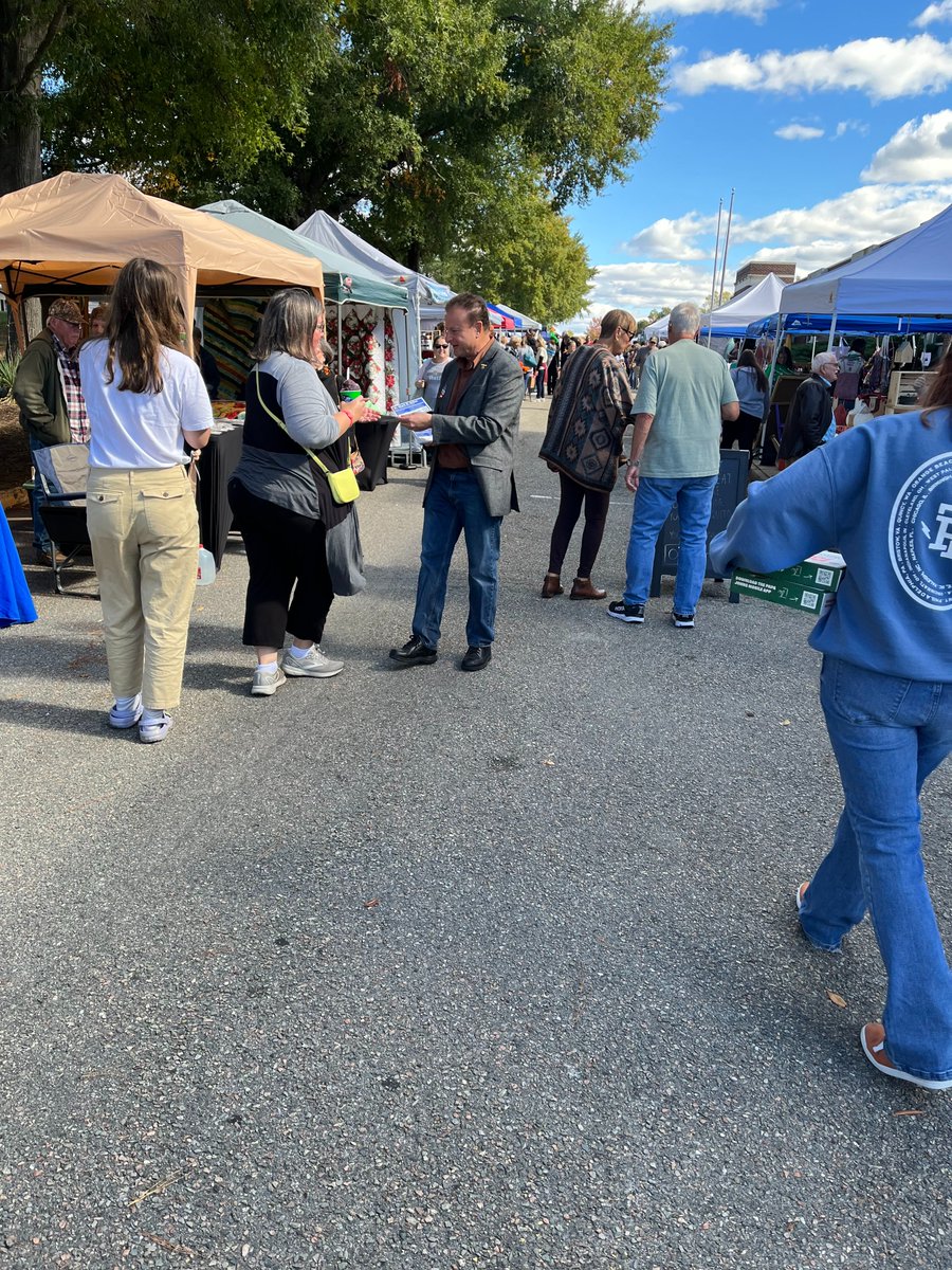 mark4midlo's tweet photo. Midlothian Day was once again a huge success! Thank you to all who helped pull the float together- it turned out amazing!
It was truly an incredible day to celebrate Midlothian. I spent the day connecting with folks in our community and listening to their insights. https://t.co/fYQh8vCoWt