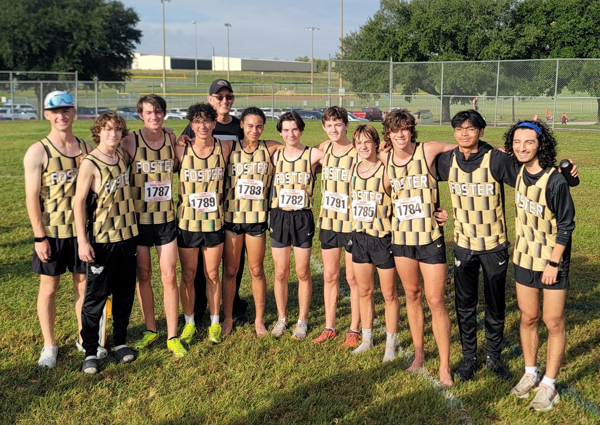 Boys XC headed to the State XC meet! Great job today boys! #ProtectTheNest <a href="/fosterXC_PTN/">Foster Boys Cross Country</a>