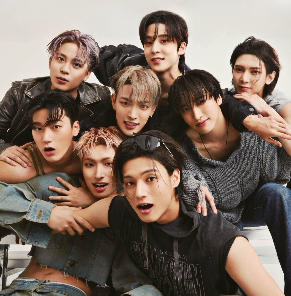 5 YEARS WITH ATEEZ
#5YearsSailingwithATEEZ
#큰_항해가_펼쳐질_에이티즈5주년

#ATEEZ #에이티즈 <a href="/ATEEZofficial/">ATEEZ(에이티즈)</a>