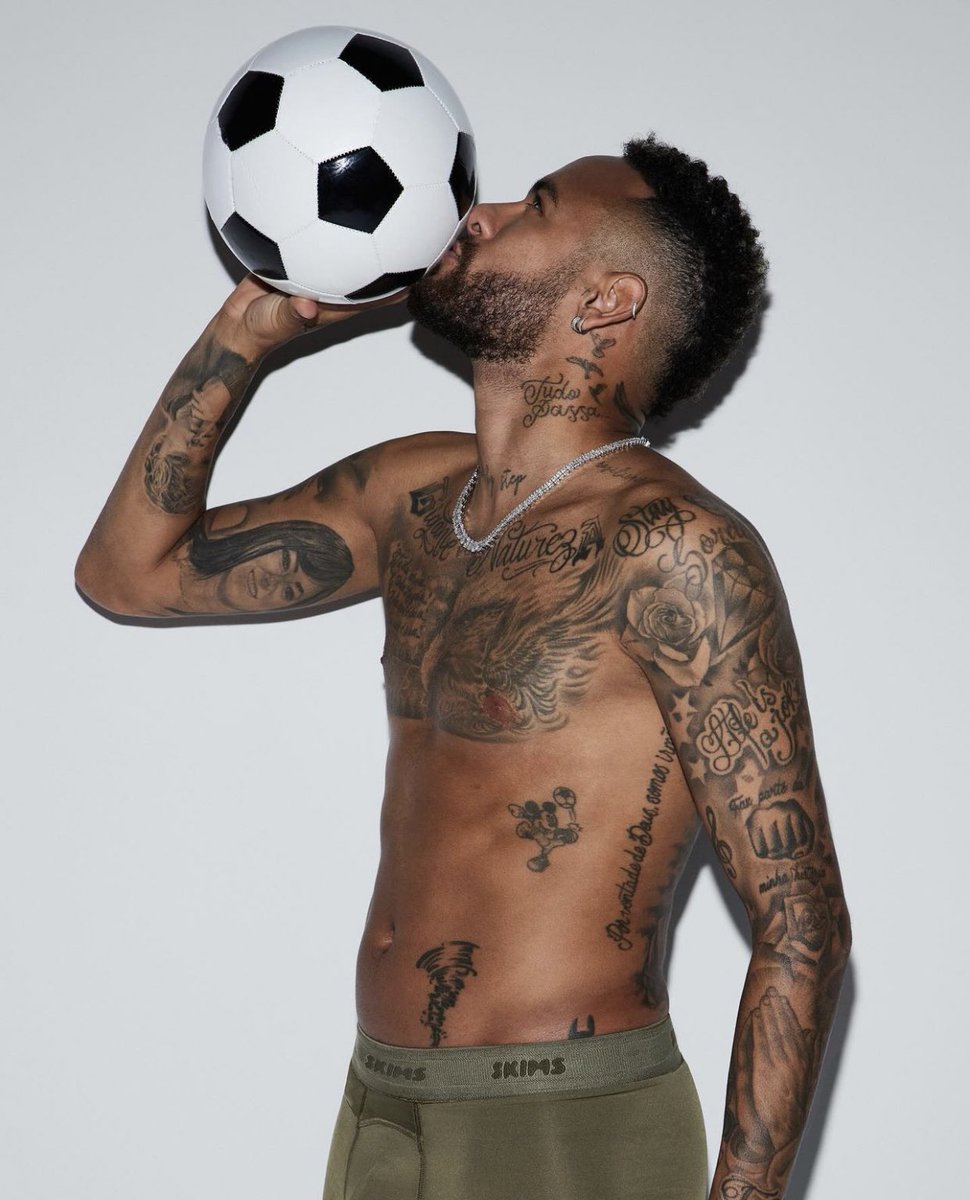 Neymar para SKIMS, marca de Kim Kardashian.