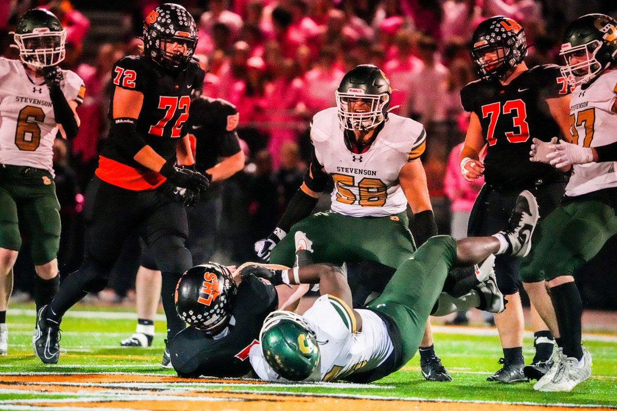 What does it mean to have a Heart of a Champion? It is all defined in this amazing pic when @EAghakhan's teammate (#5 Anthony Adams) sacked the QB Friday night!! Can you FEEL it?