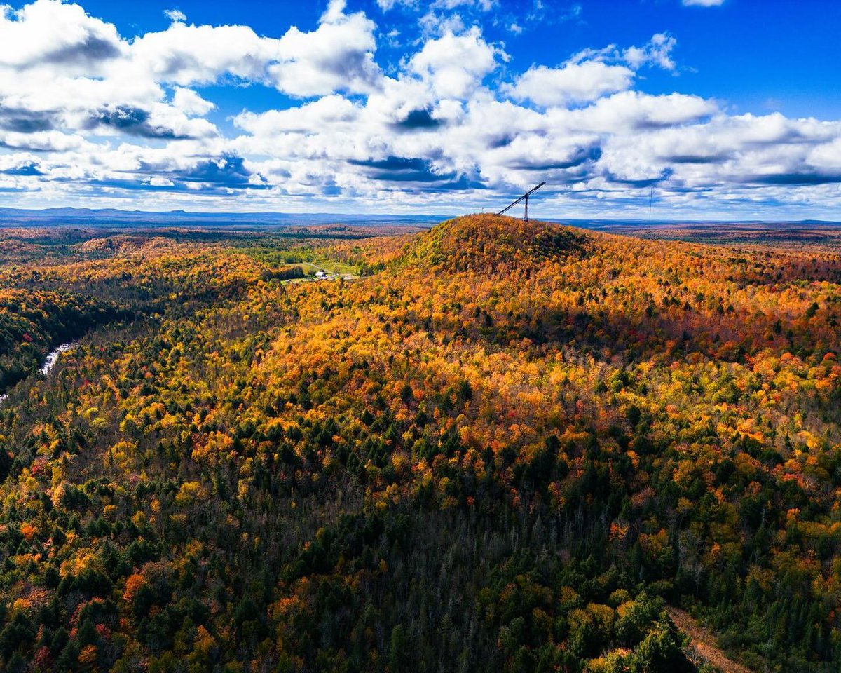 PureMichigan's tweet image. Peak Fall. 🍂

📸: Instagram fan wandereronwheels_
📍: Copper Peak 

#PureMichigan #FallFilter #KeepFallFresh #UpperPeninsula #UPTravel