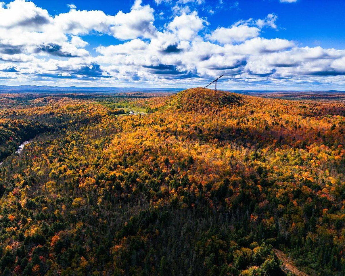 Peak Fall. 🍂

📸: Instagram fan wandereronwheels_
📍: Copper Peak 

#PureMichigan #FallFilter #KeepFallFresh #UpperPeninsula #UPTravel