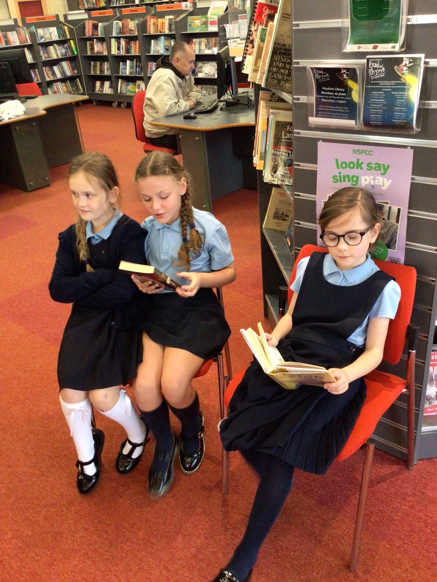 Year4_GV's tweet photo. Year 4 had a lovely trip to the library this afternoon. We discussed how we can use the library,our favourite books and took part in some games #Omar #Reading https://t.co/CveVsnPvSt