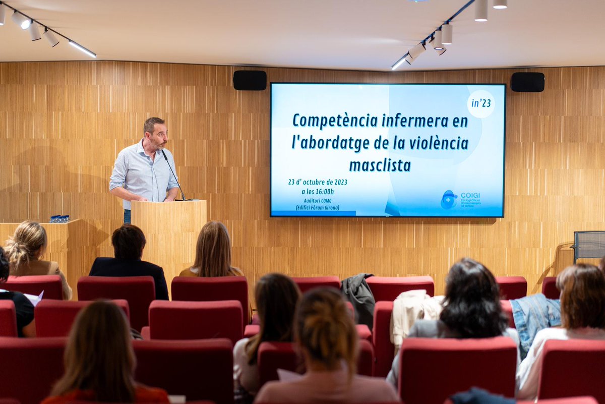 COIGIrona's tweet photo. ▶️Ens presenta la Jornada el Sr. David Cámara, vocal de la Junta de Govern  i coordinador  de la comissió de gènere i diversitat del @coigi

#JornadaIn23
#infermera
#violènciamasclista https://t.co/ZtrpzpQNTF