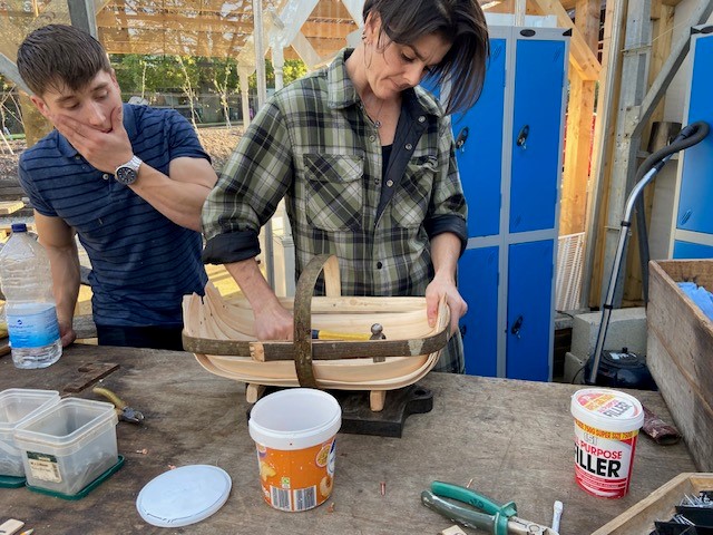 HandsofHopeUK's tweet image. What a wonderful weekend of Sussex Trug Making at #HopeFarm. Subsidised by #HeritageFund as part of our Living History Programme and delivered by #sussextrugs led by Robin Tuppen and his team, I would like to thank all of our participants.
#heritagecrafts #heritageskills