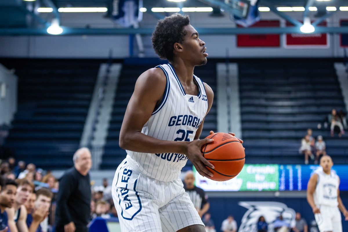 GSAthletics_MBB's tweet photo. Good to see some new faces take the court as Eagles for the first time 🫡
#HailSouthern https://t.co/sTrbzNkTKq