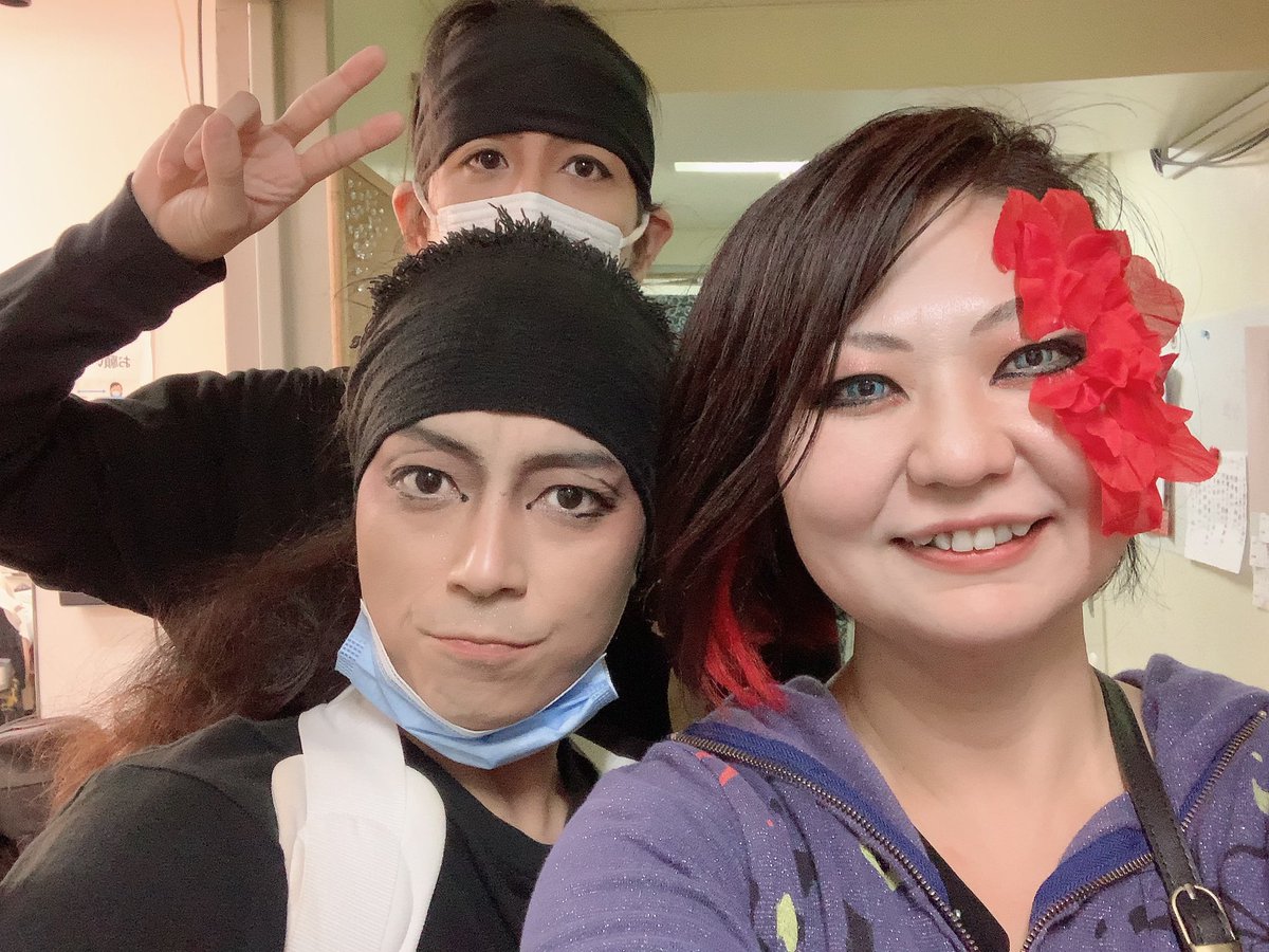 tidelandmasuko's tweet photo. ①終演後！K3のK
②9年前と同じ構図(近似値)
③カイとナガト　KY！
④ヤスケ様　暗転ではお世話になりました https://t.co/m3VxVJnOKG