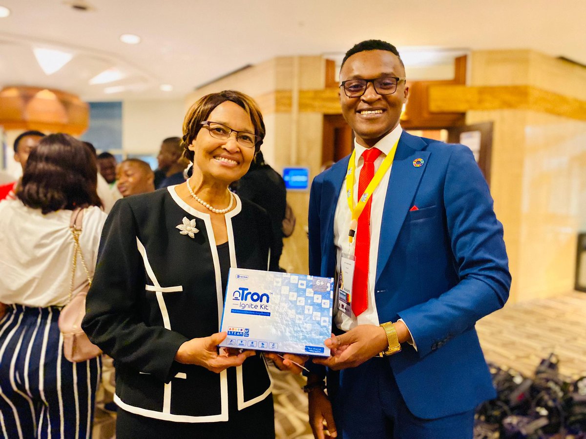 nzometia_n's tweet image. #DigitalWeek Experience 

After my speaking engagement at Digital Week 🇨🇲, the Secretary-General of @CTO_ICT, Mme Bernadette Lewis said, &quot;Wow, I was so amazed by your presentation and I will love to take one of the nTron Kits back to the UK 🇬🇧&quot;.

#nTron #Tech #Education #STEM