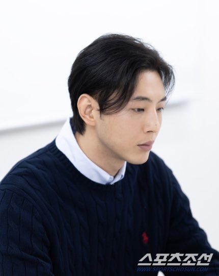 nUKiOz's tweet photo. [แปลแบบสรุป] บทสัม #จีซู กับ Sports Chosun เมื่อ 23 ตค ที่ผ่านมา

• มีค 2019 มีคนคอมเมนต์ในโลกออนไลน์ว่าเขาเป็นหัวโจกก่อเหตุบูลลี่สมัยเรียน และถูกกล่าวหาว่าล่วงละเมิดทางเพศด้วย จนถูกถอดออกจากซีรีส์ และ จีซู ออกมาเขียน จม ขอโทษ

• 4 เดือนหลังจากลง จม ขอโทษ จีซู ได้แจ้งไปยังสำนักงานกฎหมายที่ดูแลคดีอยู่ว่า ข่าวลือที่เกิดขึ้นเป็นเรื่องไม่จริง
และทำเรื่องร้องเรียนผู้แต่งข้อมูลดังกล่าวขึ้นมา

• หลังออกจากกรม ข่าวลือทั้งหมดได้เผยความจริงออกมาแล้วว่าเป็นเรื่องโกหก

• ตอนนั้นไม่ได้ออกมาชี้แจงเพราะต้องรีบขอโทษและถูกเรียกเข้ากรมพอดี

• เคสล่วงละเมิดทางเพศ เป็นเรื่องโกหกและได้รับ จม ขอโทษจากผู้แต่งเรื่องแล้ว พร้อมกับมีการลบข้อความนั้นออกไปแล้ว

• ตัว จีซู เองเคยถูกแก๊งหัวโจกทำร้าย ต่อมามีการมาขอโทษกันเลยสนิทกัน แต่ตัว จีซู ยืนยันไม่เคยบูลบี่หรือทำร้ายใคร

• จีซู ได้พบกับคนที่โพสต์เรื่องคนแรกและนั่งพูดคุยกันอยู่นานปรับความเข้าใจว่าตนเองไม่เคยทำร้ายใคร ตนแค่สนิทกับคนที่บูลลี่ผู้โพสต์

• ตนอยากแค่มาอธิบายเพราะเรื่องมันผ่านนานแล้วและไม่มีต้นสังกัด ที่มาครั้งนี้ไม่ได้ต้องการกลับมาทำงานในวงการแต่ต้องการชี้แจงเรื่องที่ทำให้เกิดความเข้าใจผิด

© https://t.co/C20VbNnpj6