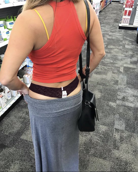Forgot to post this pic from yesterday at cvs 😋 https://t.co/jJWtH1VI0x