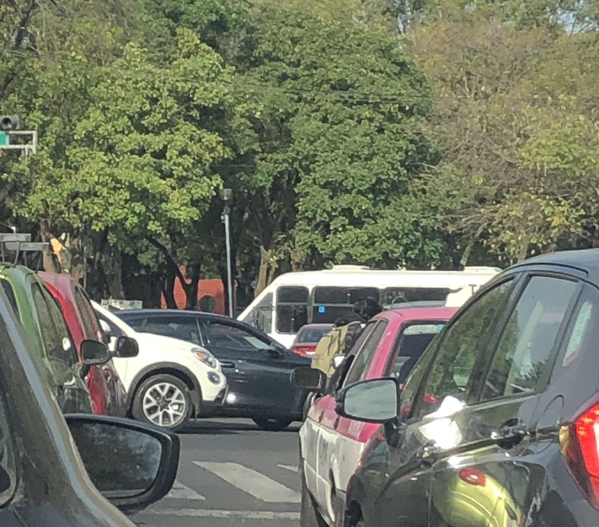danfigueroa76's tweet photo. Miramontes y Av Santa Ana, esta es la ciudad que quiere @OHarfuch, llena de caos vial gracias a la nula preparación de los oficiales de la @SSC_CDMX, no les interesa servir, les interesa servirse con la cuchara grande.
#fueraCorruptosfuera #FueraMorena2024 https://t.co/JyuJjzI4ZL