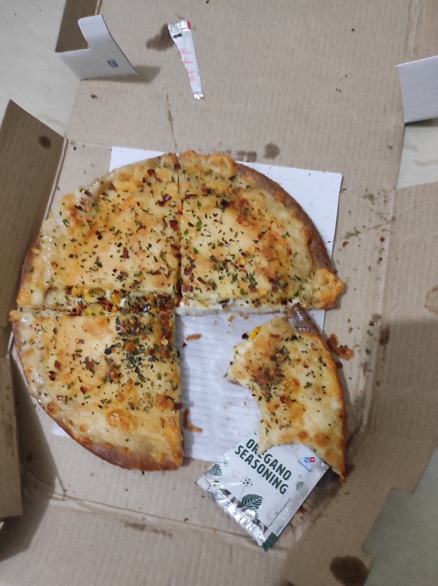 ravendra_garg's tweet image. Hi dominos my order no is 49 and 59 Both the bills were separate, the test was missing in both of them, there was a very foul smell, please check your product and return the money for both the times. (In my AC) @dominos @DominosPizzaNM @PMOIndia @PiyushGoyalOffc #naigaoneast