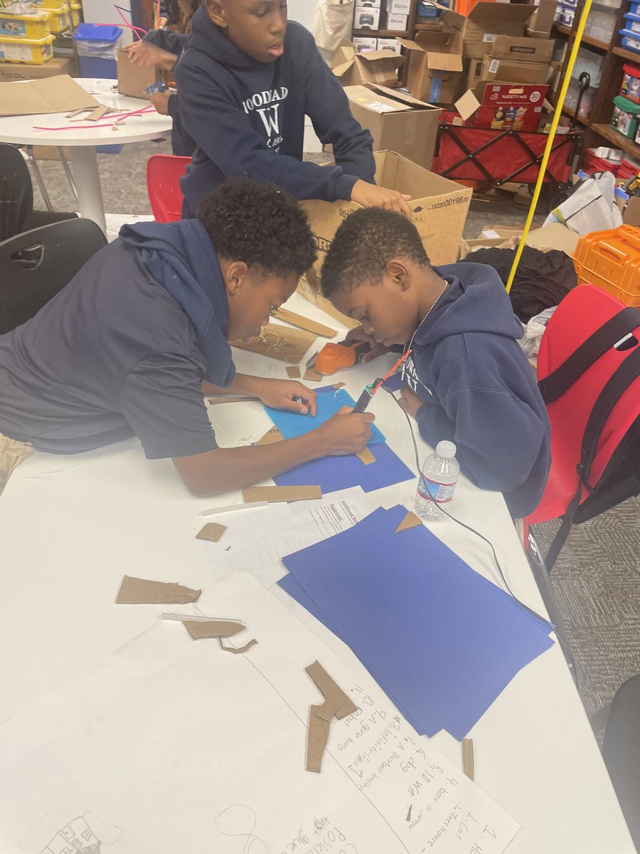 TeacherTammyF's tweet photo. These 4th graders are truly Boxitects in the making! Cardboard chaos and creativity everywhere as they build their cardboard masterpieces! 🌟👏🏾#Boxitects #4thgradeisfun #woodwardway @Natalie_STEAM @dandyphillips13 @MissLeFevers https://t.co/WsGn8xHo96