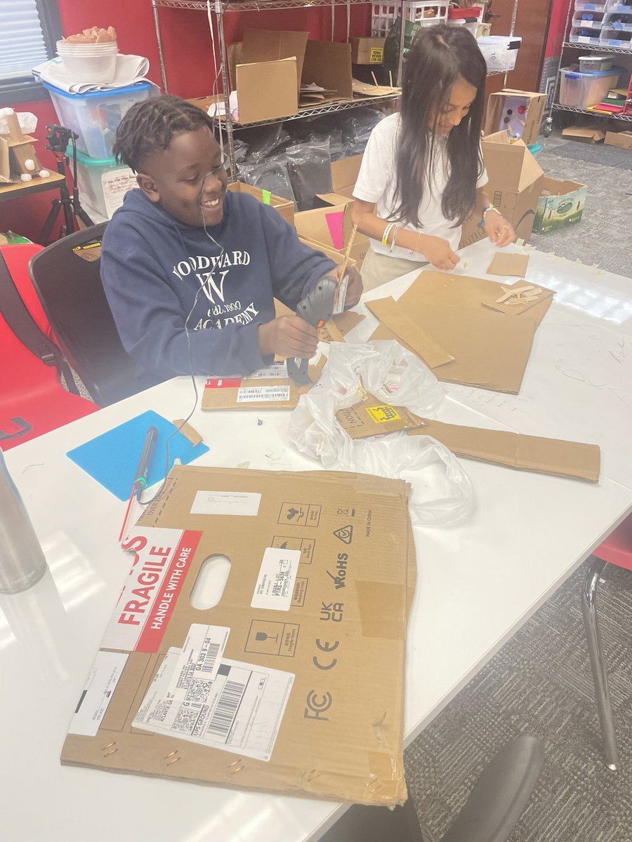 TeacherTammyF's tweet photo. These 4th graders are truly Boxitects in the making! Cardboard chaos and creativity everywhere as they build their cardboard masterpieces! 🌟👏🏾#Boxitects #4thgradeisfun #woodwardway @Natalie_STEAM @dandyphillips13 @MissLeFevers https://t.co/WsGn8xHo96