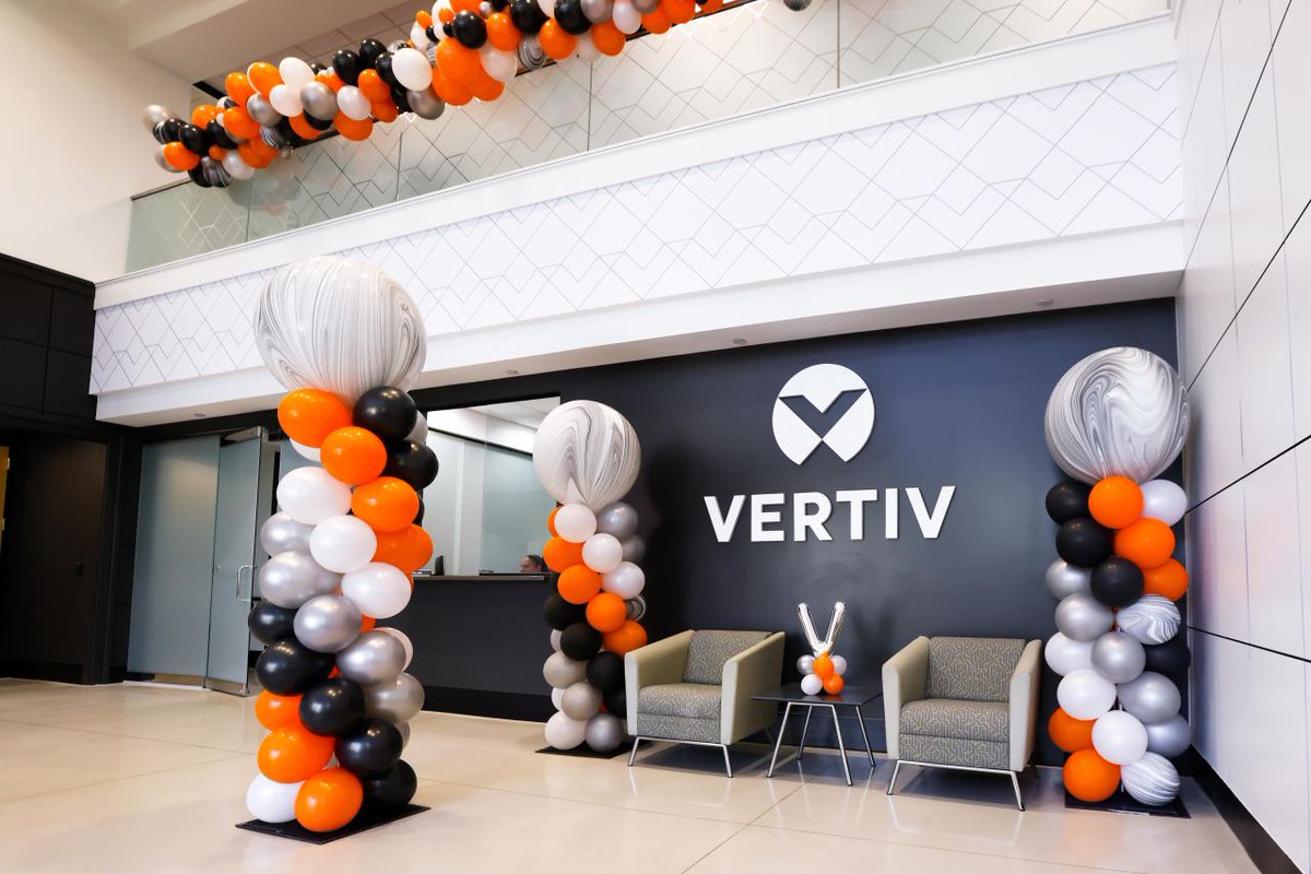 DanisBuilds's tweet photo. We were proud to partner with our friends at @Vertiv on their newly renovated Vertiv Americas office! This 67,657 sq. ft. building will house 553 employees in Westerville, Ohio. Congratulations on your grand opening!
#DanisBuilds #PlanInnovateBuild https://t.co/kJ2mBE2syY