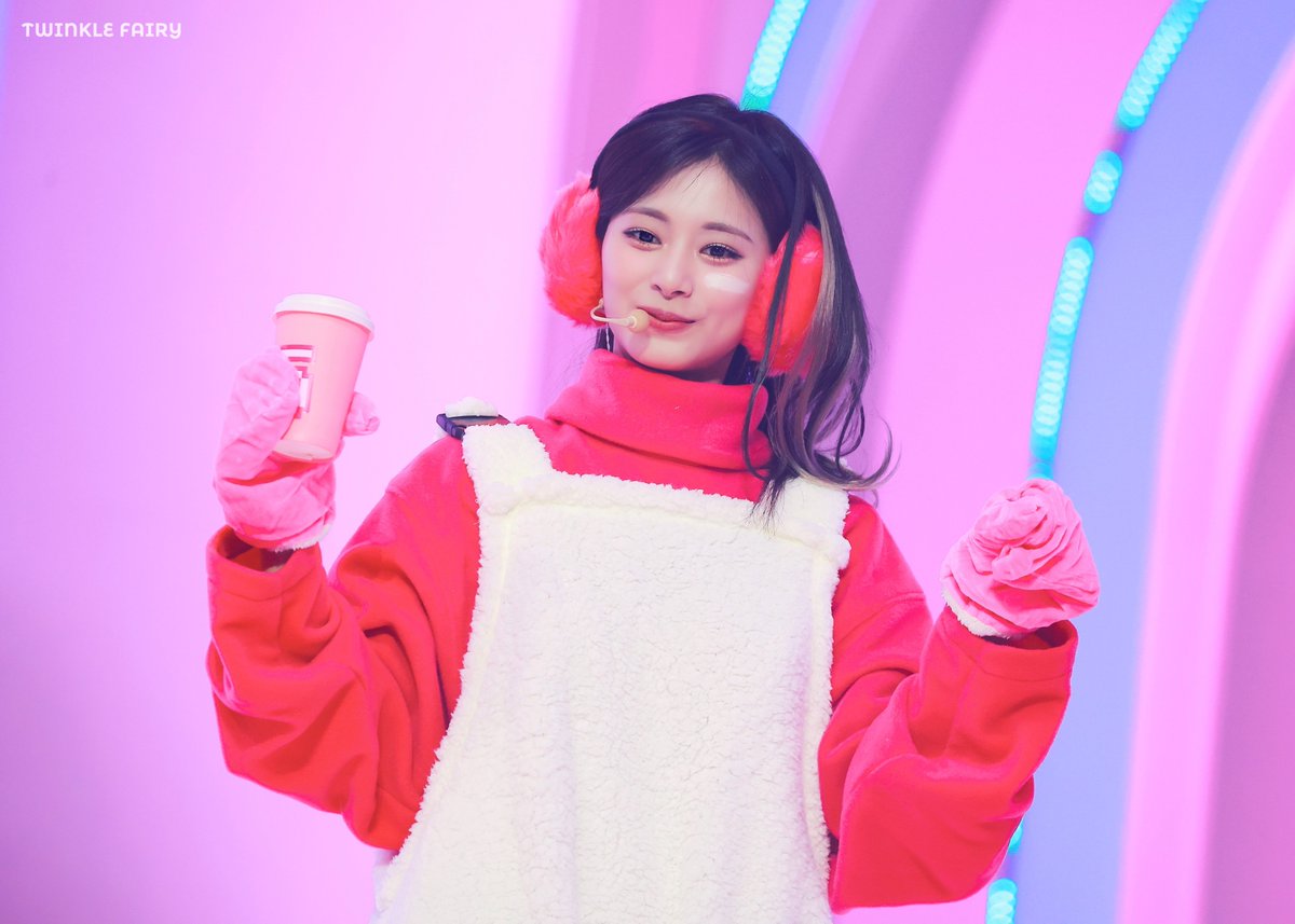 231021 ONCE AGAIN 팬미팅

우리 애기 예쁘게 잘 컸네ㅠㅠ

#쯔위 #TZUYU #子瑜 #ツウィ
#TWICE #트와이스
#트와이스와_원스의_8번째_청춘
#TWICE_8TH_ANNIVERSARY
#ONCE_AGAIN