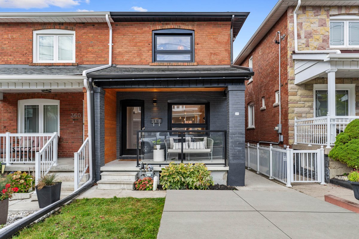 RealWiller's tweet photo. Hey #Toronto! 🏡 Check out this charming 3-bed, 2-bath home at 362 McRoberts Avenue. Open House dates included. Want a sneak peek? Watch the full property tour at the link below: https://t.co/VSEWxxpm0a via @YouTube 
#torontorealtor #torontorealestate #RealEstate https://t.co/gREVw3CAhp