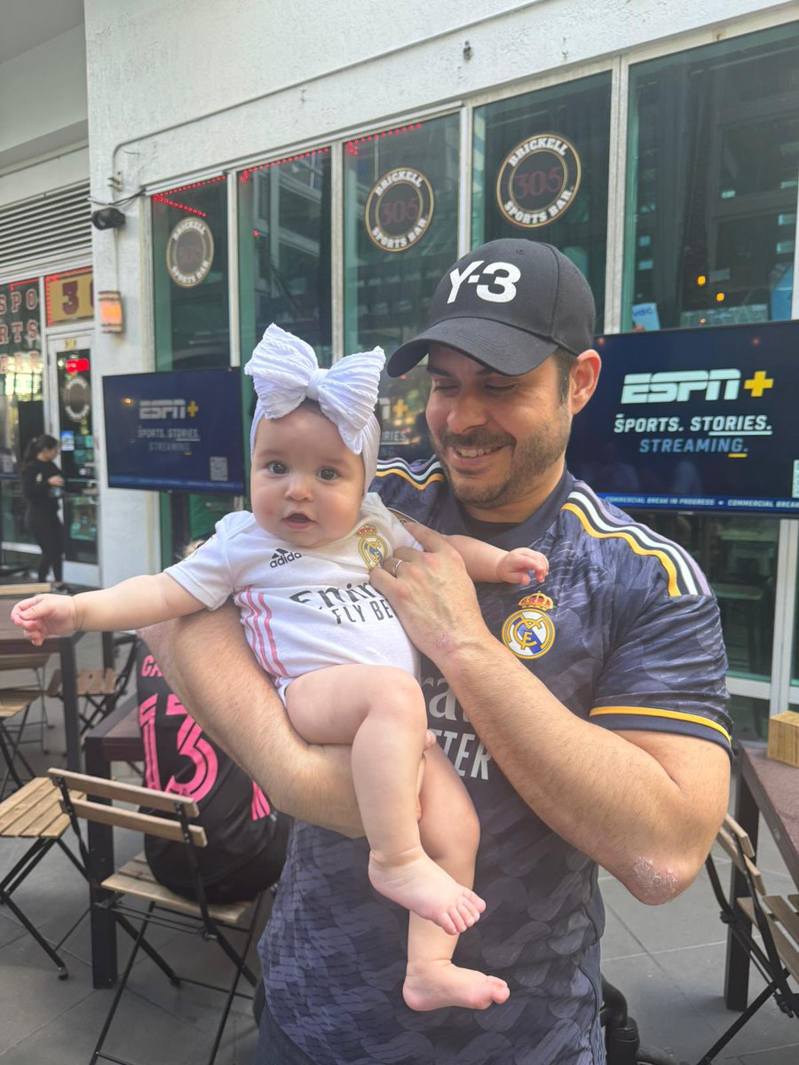 Little fan of Real Madrid. 🤍 
Enjoying every game with us in #Brickell! @realmadrid  #realmadridmiami #miami #realmadridusa #madridistasusa #madridistasmiami #miamirealmadrid #fans