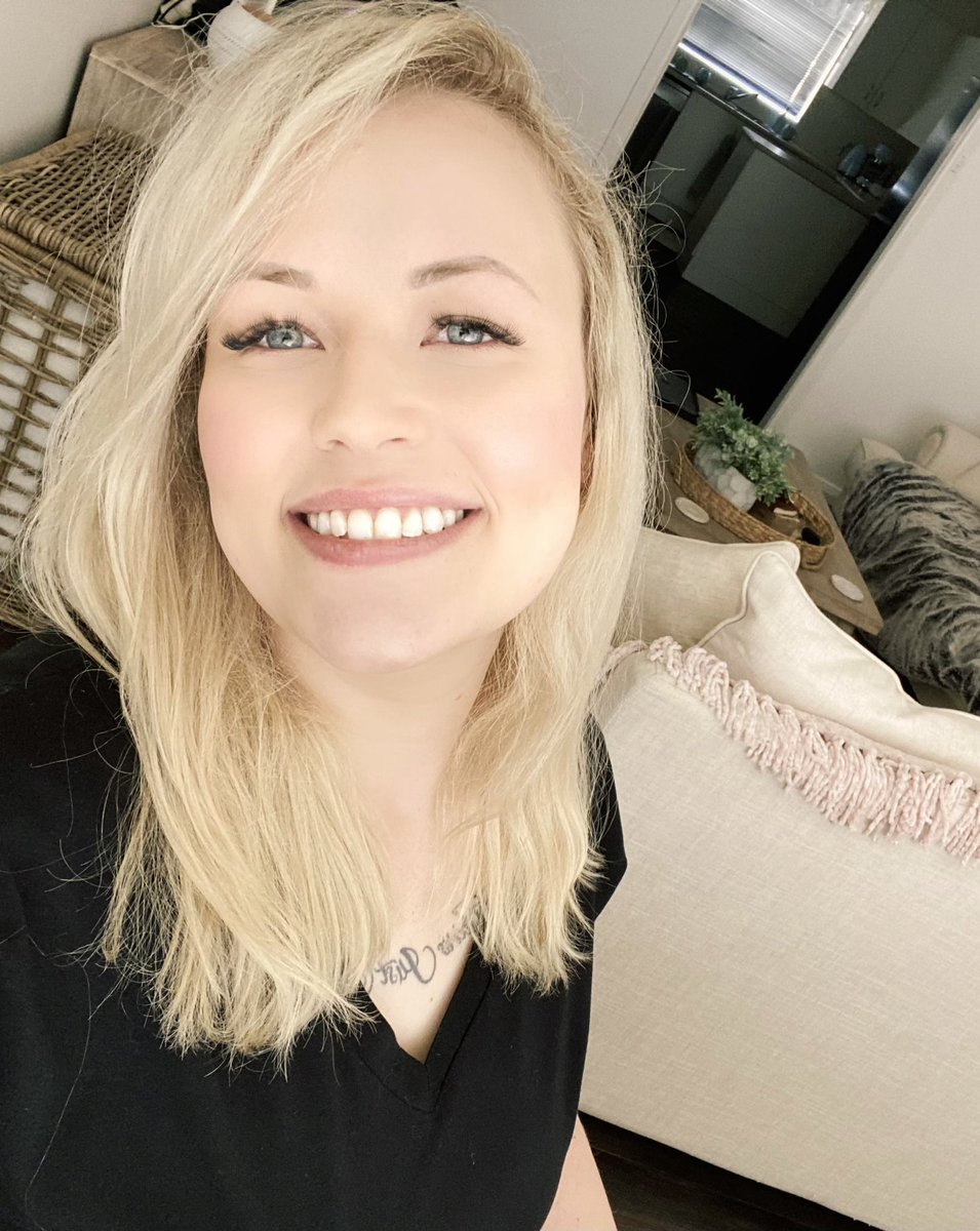 KatieePCrypto's tweet photo. PulseChain is only 5 and a half months old and growing faster than any other chain ever has,

• 500 Billion $PLSX burned 
• 28% of the world has a direct fiat on and off ramp
• 47,087 validators making it the fourth most decentralised chain in the world after $BTC, #ETH and #CHIA
• 370,000 active wallets
• 15,000 daily active wallets
• 200 DeFi projects launched.

PulseChain is doing what every other chain wishes they could do. Other chains have grant programs to bring the growth our community is bringing organically. 

People have no idea what’s about to happen. 

$HEX