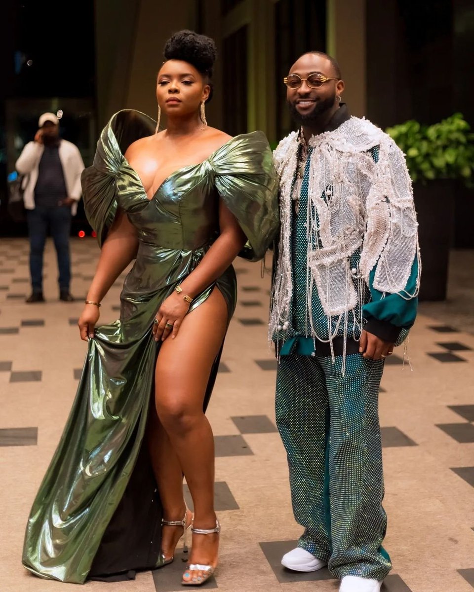 AfricanfacesX's tweet photo. Yemi Alade is exceptionally stunning.
She's undoubtedly among the most elegantly attired and striking African artists in existence.

What's your favourite Yemi Alade song?
#AfricanFaces #Davido #AfricanFaces #GreenDress https://t.co/ZjoiVPspzd