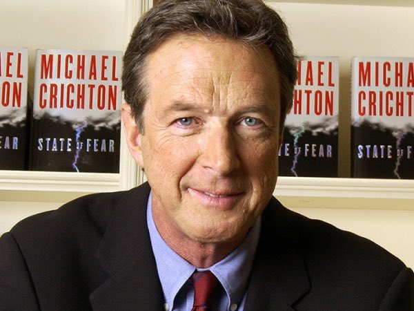 #UnDiaComoHoy de 1942 nace #MichaelCrichton

Escritor, guionista, director y productor de cine. Es la única persona que ha tenido simultáneamente en EU el libro más vendido, Acoso, la película número uno en taquilla, Parque Jurásico y la serie de TV con mayor audiencia, E.R.