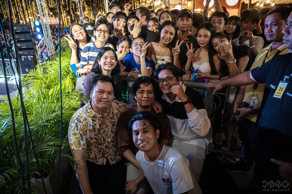 sflowerstation's tweet photo. This, is not about us.
This is about you all who connect with us, through the music we put out there. Truly you are our happy pill, our sunflowers. You mean so much to us, and this is something we will never take for granted. We love you all! ✨ https://t.co/2u1cvZFjii
