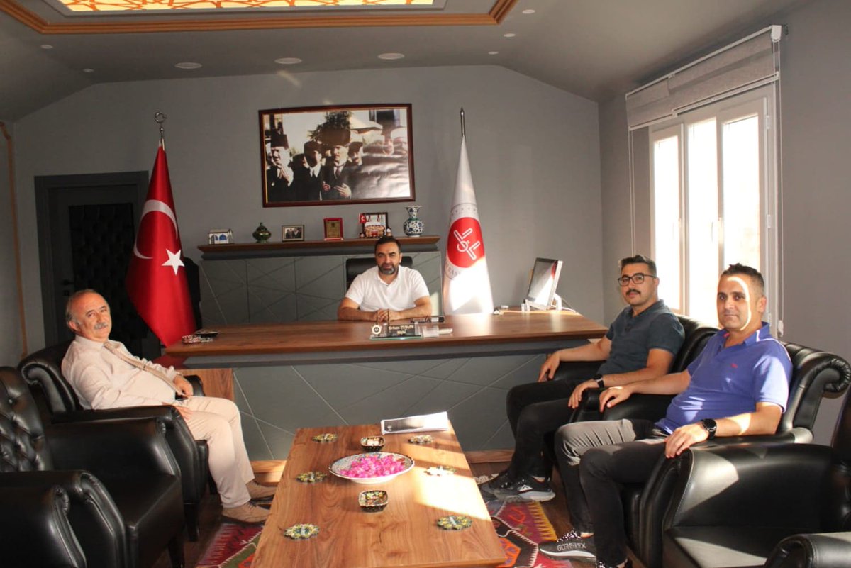 Cumhuriyetimizin 100.yıl kutlamaları vesilesiyle İlçe Müftülüğümüz ve Müdürlüğümüz iş birliğiyle Hatim Mevlit ve Anma Töreni düzenlenmesi için İlçe Müftümüz Sn.Orhan TURAN ve Müdürümüz Sn.İlkay ŞUMUR Koordinasyon Toplantısı gerçekleştirdi.