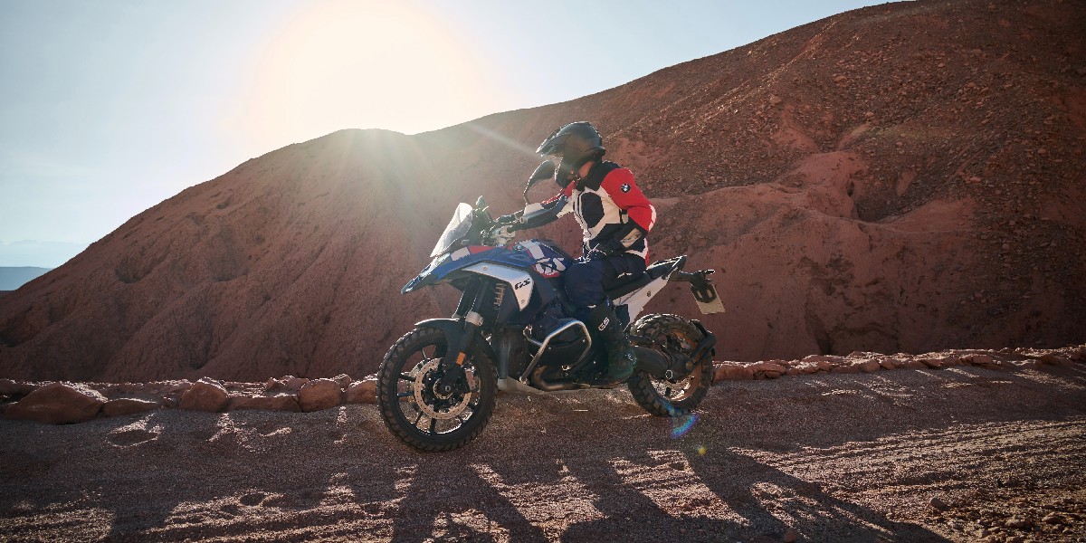 BMWMotorrad's tweet photo. Are you curious about behind the scenes stories? #RideAndTalk
Listen to Reiner Fings, Product Manager of the new #R1300GS, to learn about his personal story and how it was to be in such an exciting project!
๐ง https://t.co/LpNT8yLbhg
#MakeLifeARide #SpiritOfGS #BMWMotorrad https://t.co/tXOx1vCmdF